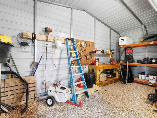 141 Birch Rd, Big Sandy, TX 75755