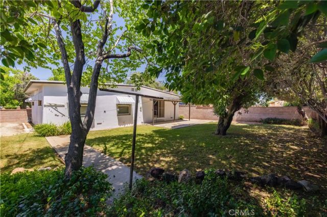 1438 W Ivyton, Lancaster, CA 93534