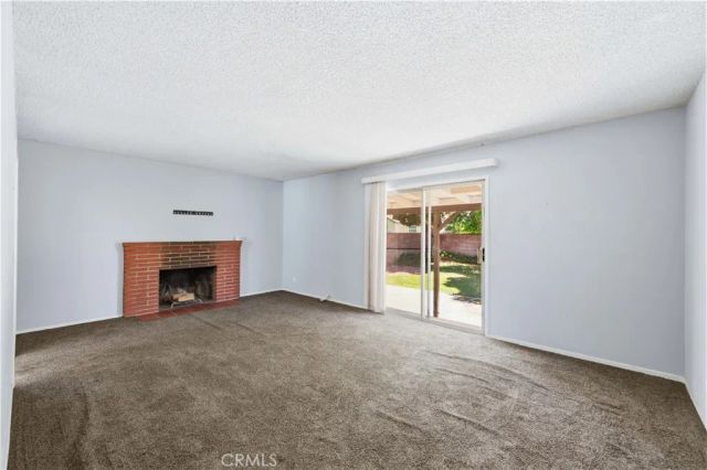 1438 W Ivyton, Lancaster, CA 93534