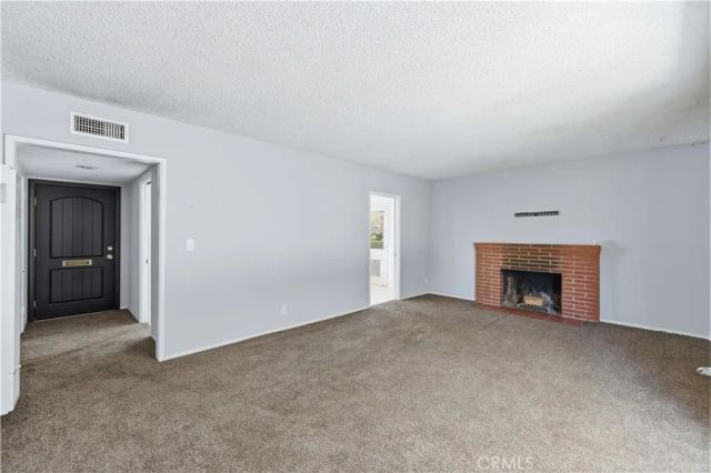 1438 W Ivyton, Lancaster, CA 93534