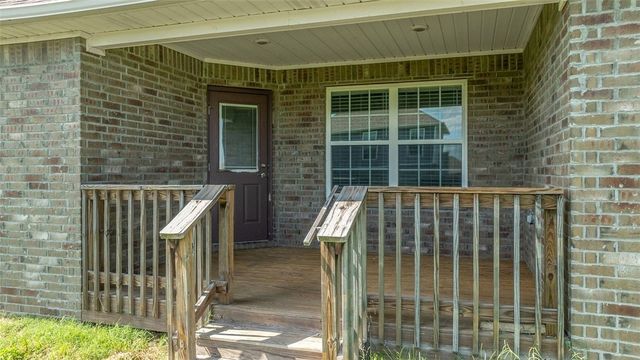 2009 Ridge Street, Gentry, AR 72734