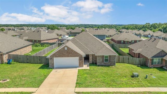 2009 Ridge Street, Gentry, AR 72734