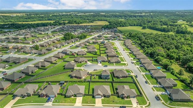 2009 Ridge Street, Gentry, AR 72734