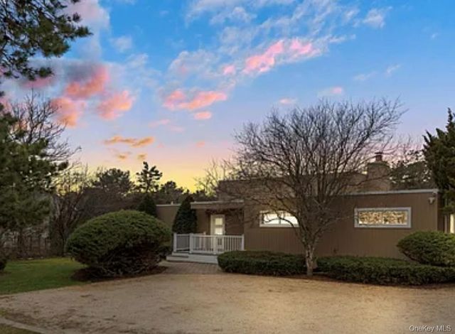 32 Lewis Road, East Quogue, NY 11942