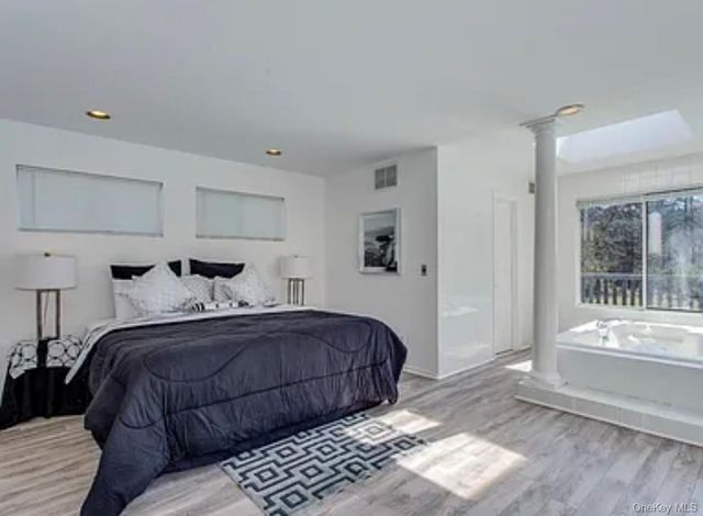 32 Lewis Road, East Quogue, NY 11942