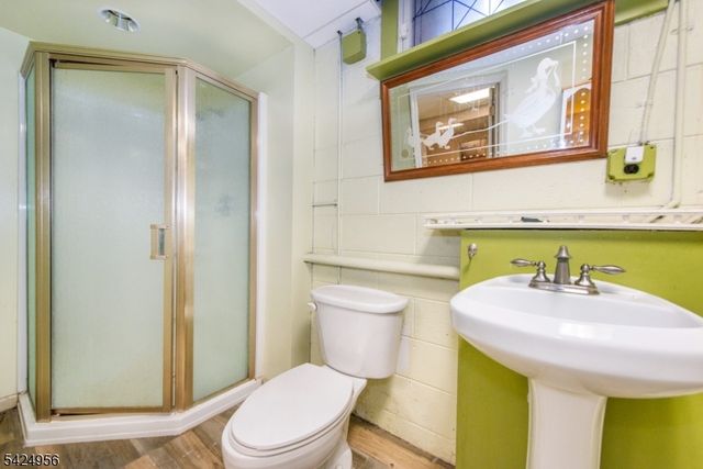 89 Norwood Ave, Lodi Boro, NJ 07644