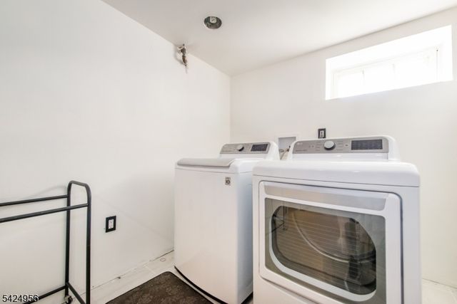 89 Norwood Ave, Lodi Boro, NJ 07644