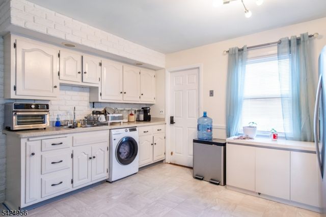 89 Norwood Ave, Lodi Boro, NJ 07644