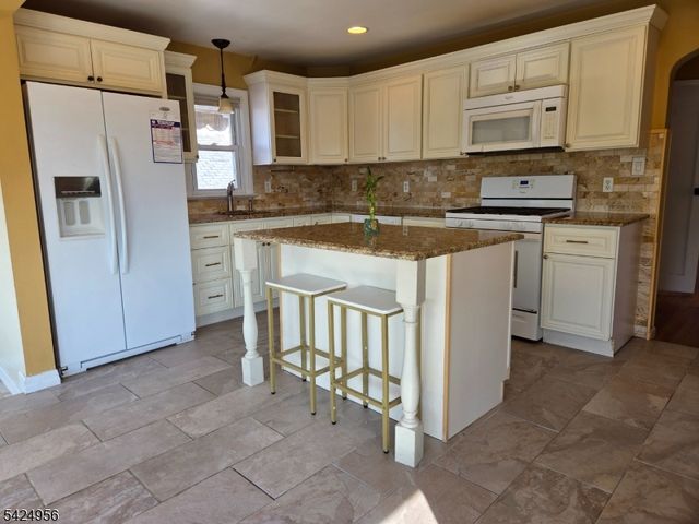 89 Norwood Ave, Lodi Boro, NJ 07644