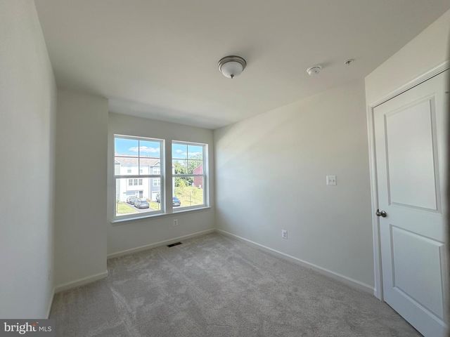 157 HOLSTEIN DR, Hanover, PA 17331