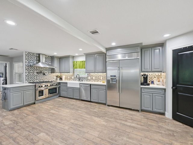 18611 Point Lookout Drive, Nassau Bay, TX 77058