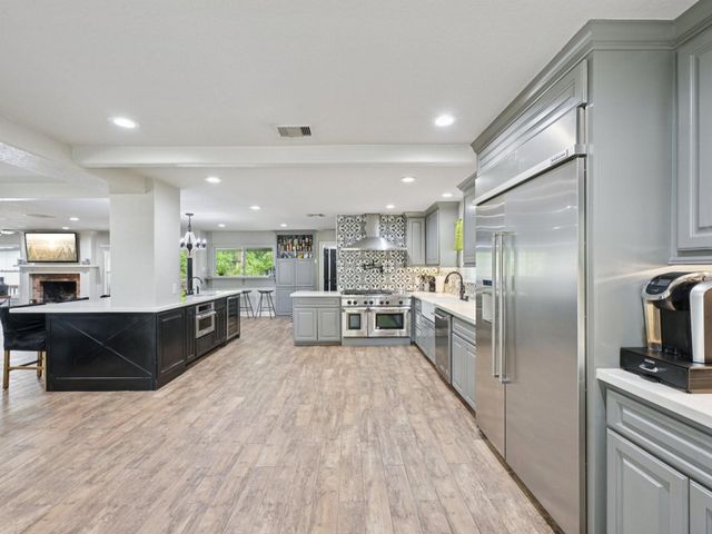 18611 Point Lookout Drive, Nassau Bay, TX 77058