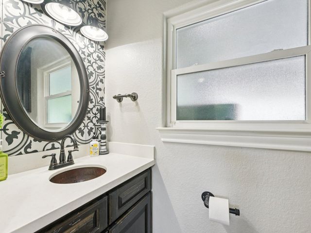 18611 Point Lookout Drive, Nassau Bay, TX 77058