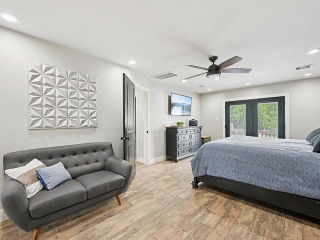 18611 Point Lookout Drive, Nassau Bay, TX 77058