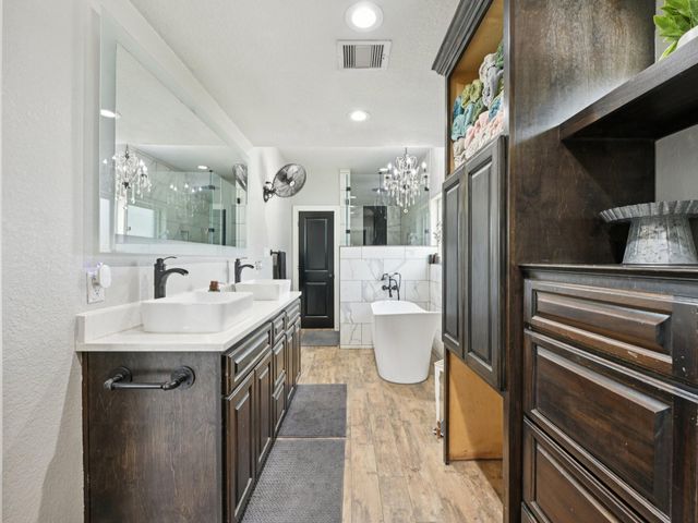 18611 Point Lookout Drive, Nassau Bay, TX 77058