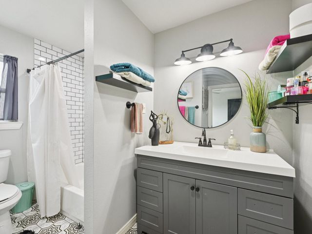 18611 Point Lookout Drive, Nassau Bay, TX 77058