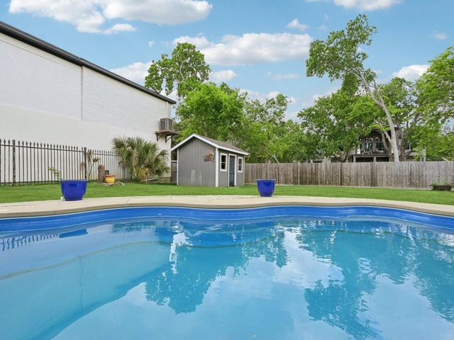 18611 Point Lookout Drive, Nassau Bay, TX 77058