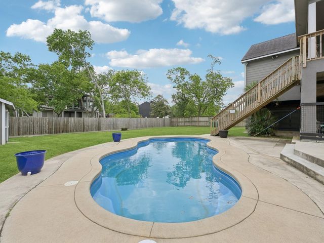 18611 Point Lookout Drive, Nassau Bay, TX 77058