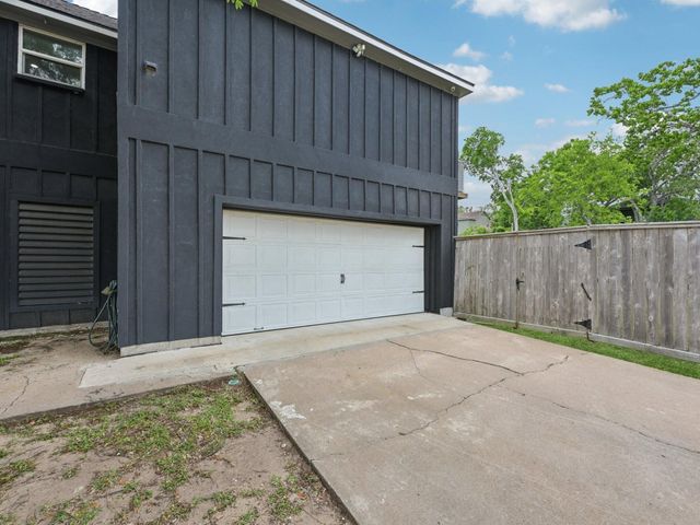 18611 Point Lookout Drive, Nassau Bay, TX 77058