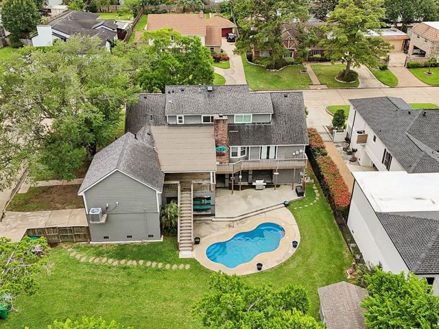 18611 Point Lookout Drive, Nassau Bay, TX 77058