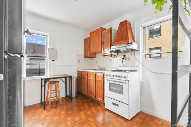 172-15 89th Avenue, Jamaica, NY 11432