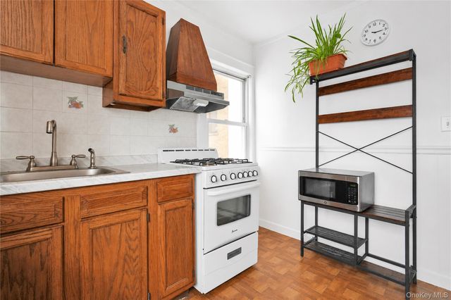 172-15 89th Avenue, Jamaica, NY 11432