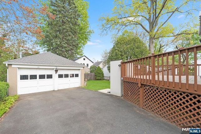 121 Hillside Avenue, Teaneck, NJ 07666