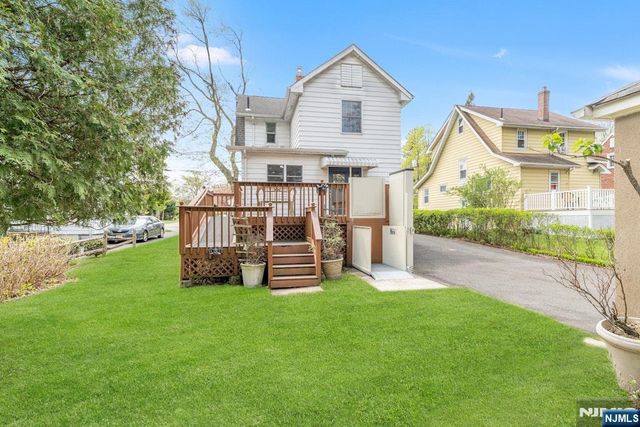 121 Hillside Avenue, Teaneck, NJ 07666