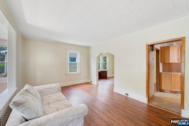 121 Hillside Avenue, Teaneck, NJ 07666