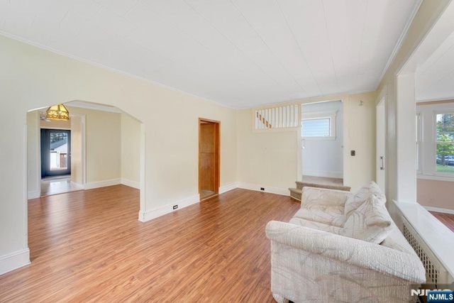 121 Hillside Avenue, Teaneck, NJ 07666