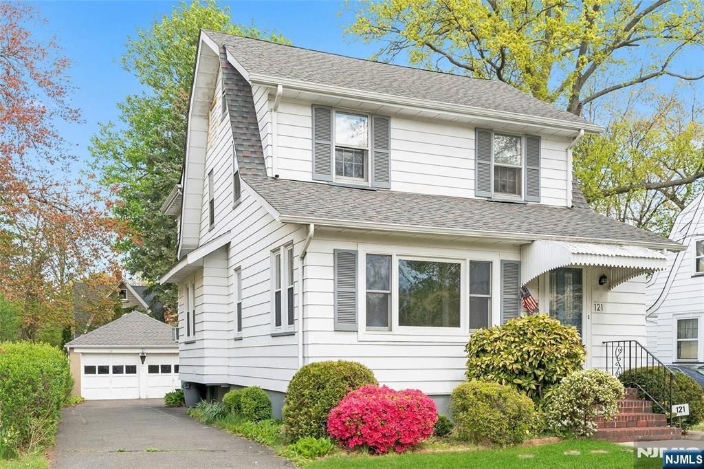 121 Hillside Avenue, Teaneck, NJ 07666