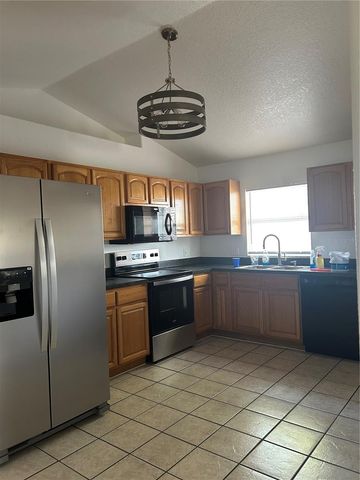 702 LEMON AVE, Dundee, FL 33838