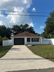 702 LEMON AVE, Dundee, FL 33838