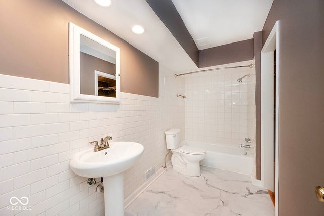 6030 N Emerson Avenue, Indianapolis, IN 46220