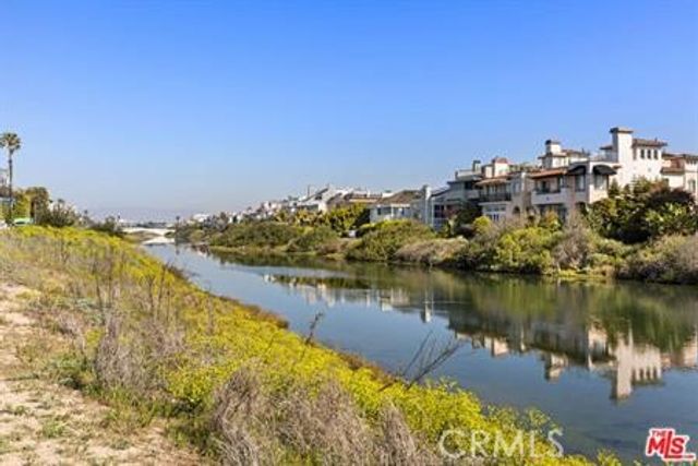 31 Spinnaker Street 15, Marina Del Rey, CA 90292