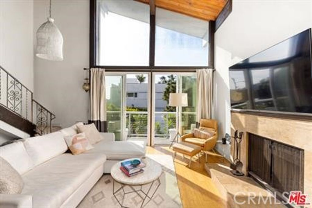 31 Spinnaker Street 15, Marina Del Rey, CA 90292