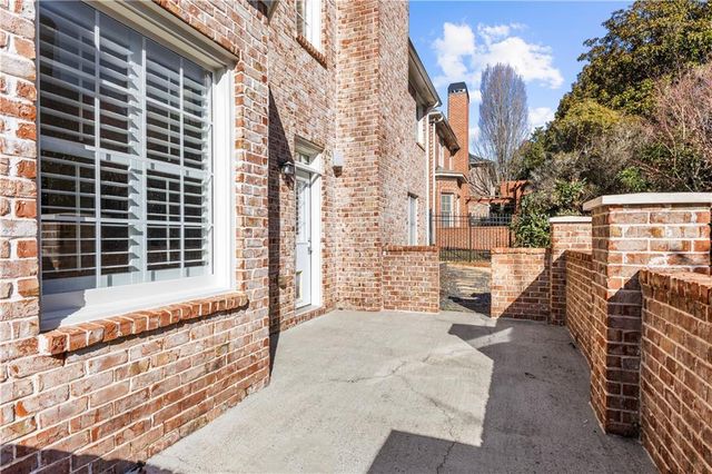 285 Wembley Circle, Atlanta, GA 30328