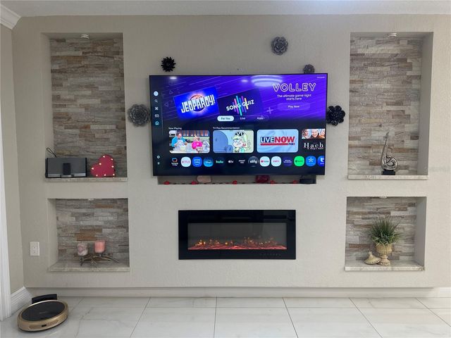 7009 SALINAS COURT, Tampa, FL 33634