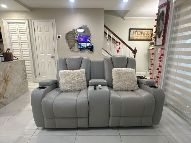 7009 SALINAS COURT, Tampa, FL 33634