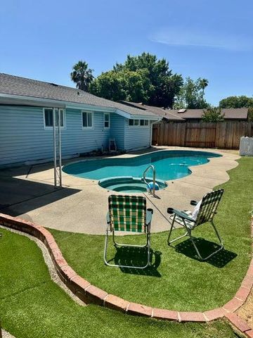 2424 Zinfandel Dr, Rancho Cordova, CA 95670