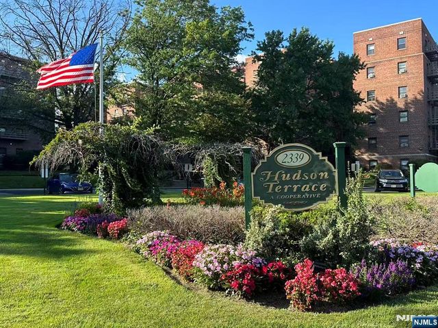 2337 Hudson Terrace B14, Fort Lee, NJ 07024