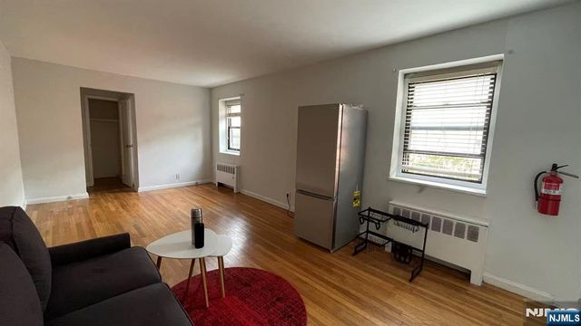 2337 Hudson Terrace B14, Fort Lee, NJ 07024