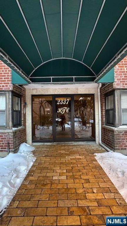 2337 Hudson Terrace B14, Fort Lee, NJ 07024