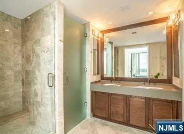 1000 Avenue At Port Imperial 512, Weehawken, NJ 07086
