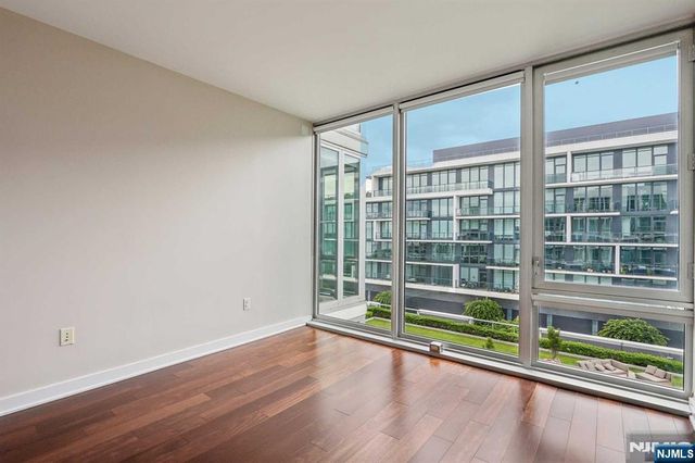1000 Avenue At Port Imperial 512, Weehawken, NJ 07086