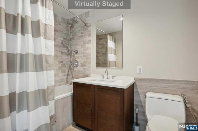 1000 Avenue At Port Imperial 512, Weehawken, NJ 07086