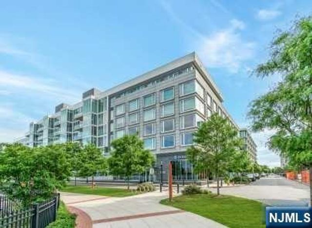 1000 Avenue At Port Imperial 512, Weehawken, NJ 07086