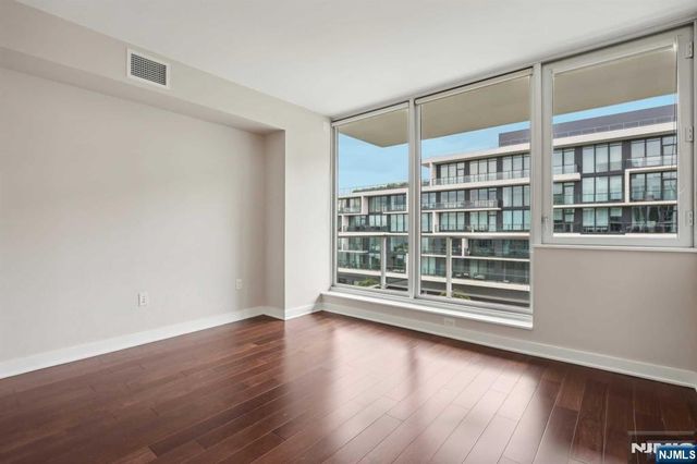 1000 Avenue At Port Imperial 512, Weehawken, NJ 07086