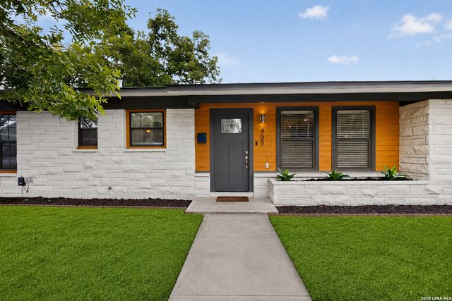 458 Maplewood Ln, San Antonio, TX 78216