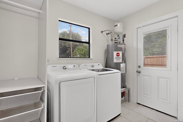 458 Maplewood Ln, San Antonio, TX 78216